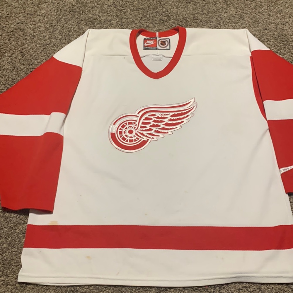 Mens large vintage Detroit redwings hockey jersey size large good condition